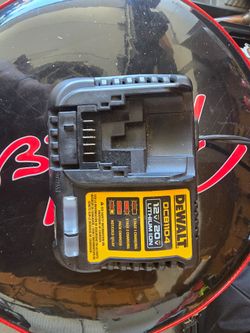 Dewalt Battery Charger DCB1104