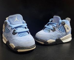 University blue toddler jordan 4s size 4c