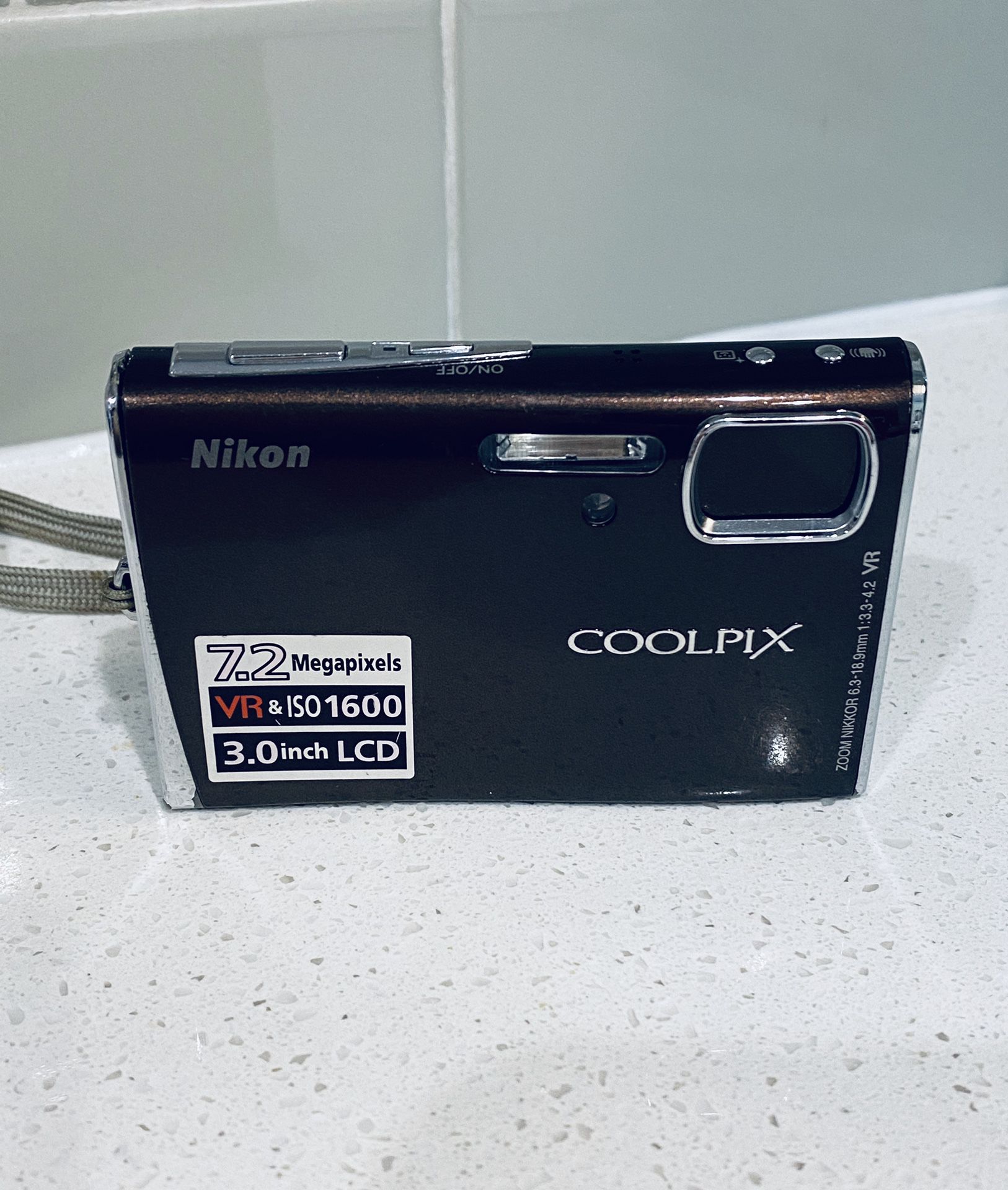 Nikon Coolpix S50 Camera 7.2 MP Black w/Charger, Cable, 3GB SD Card WORKS GREAT!