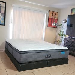 VERY NICE LIKE NEW CALIFORNIA KING SIZE BEAUTYREST MATTRESS AND BOXSPRINGS FOR SALE! IN EXCELLENT CONDITION,  FREE DELIVERY