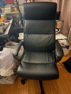 Comfy desk chair Staples