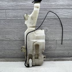 2007-2013 Chevy Silverado Windshield Washer Reservoir Tank