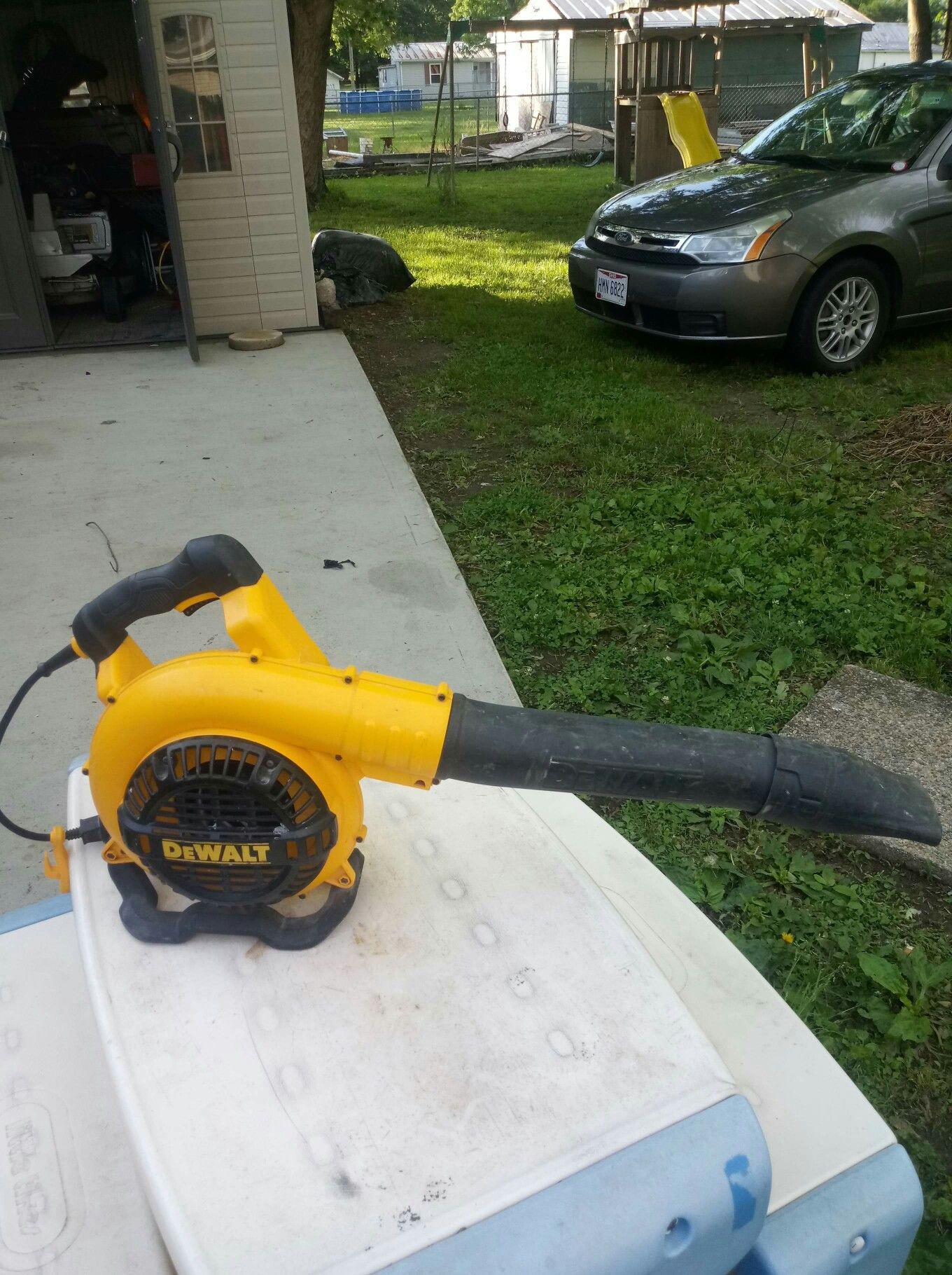 Barely Used Dewalt Electric Leaf Blower for Sale in Lancaster, OH OfferUp
