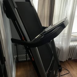 TREADMILL FOR SALE BRAND NEW !!!!