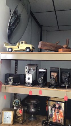 Antiques and collectibles prices Start at $5