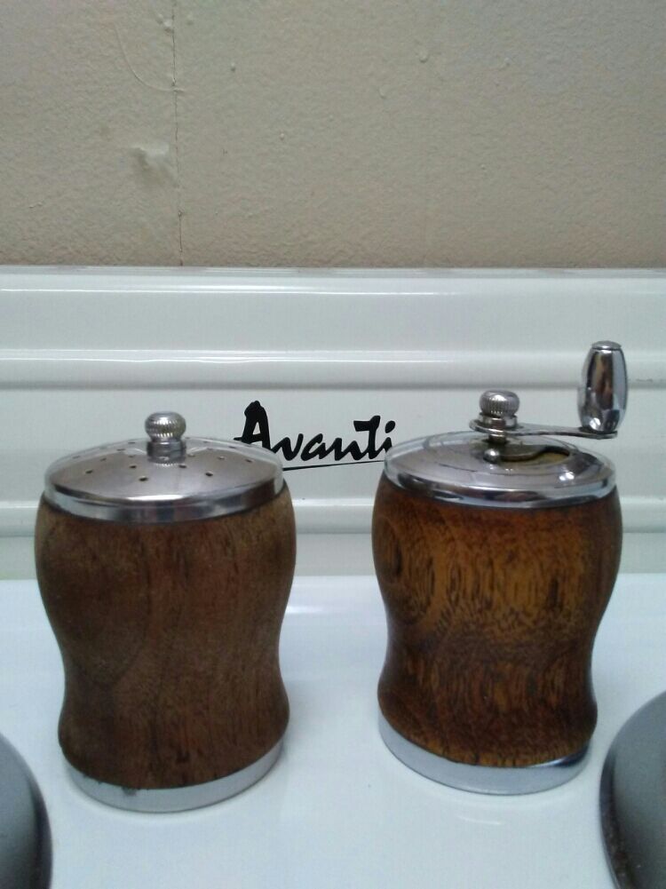 Vintage Salt&Pepper Shakers.