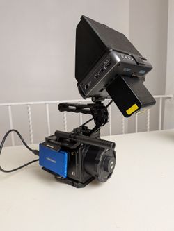 Z cam f6 cinema camera rig, EF, Pl E mount, viltrox dc 550 monitor, v mount battery, shoulder rig