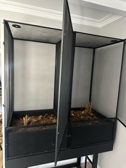 Reptile enclosure
