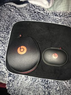 Beats mixr and Powerbeats both have all the wires $160 for both