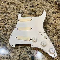 Fender EMG Pickguard - David Gilmour