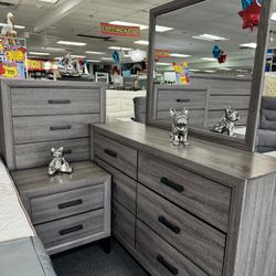 Gorgeous 5pc Bedroom Set Available In White $599