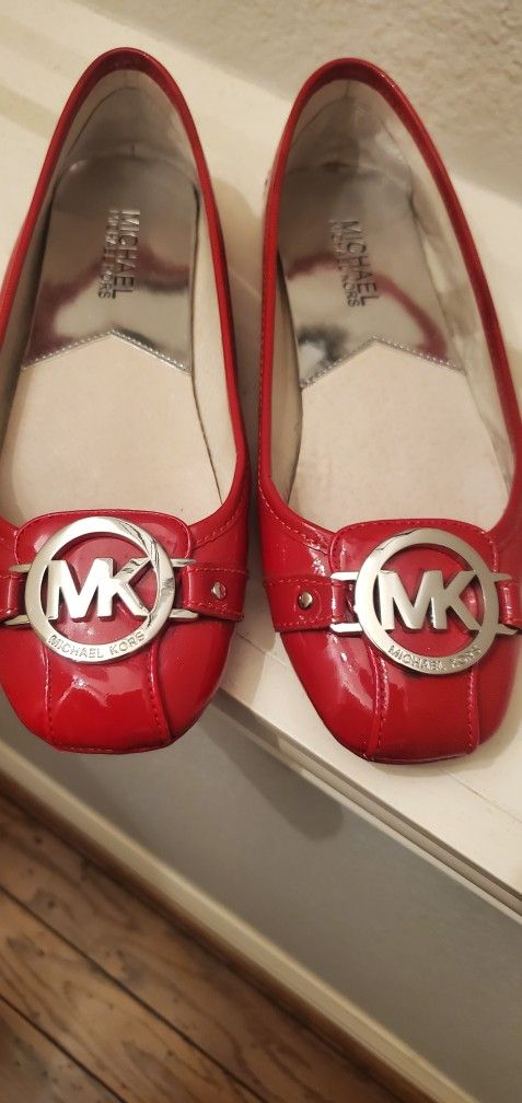 Michael kors size 5 flats