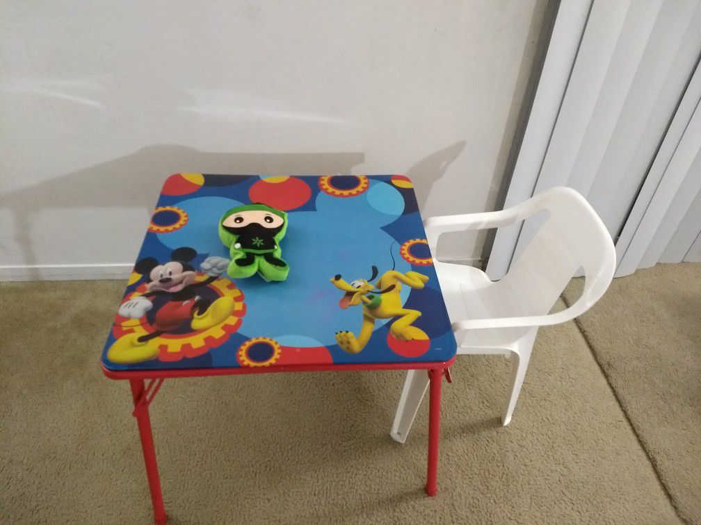 Kids table chair