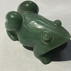 Green Stone, Frog Carving