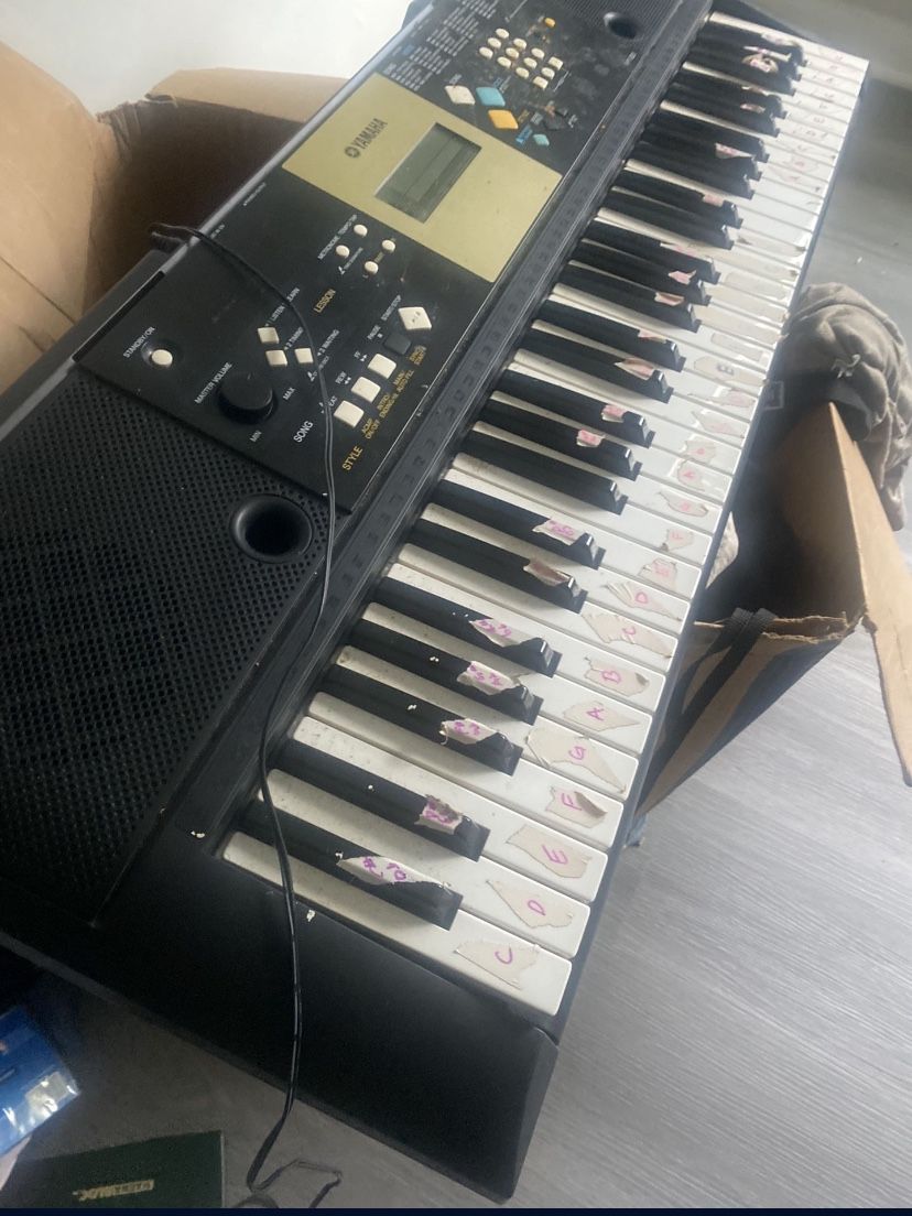 Yamaha Keyboard 61 Keys