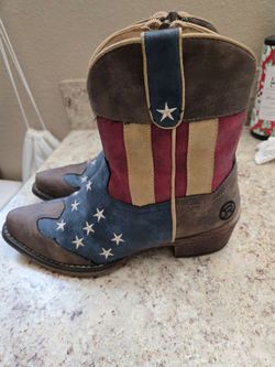 Boots size 6.5 exc condition