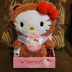 Sanrio Hello Kitty Valentine's Day Hugger & Throw Blanket Set