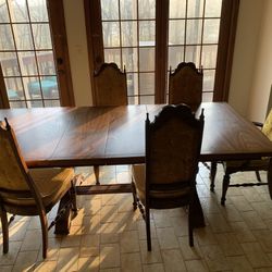 Antique American Drew Table And Chairs
