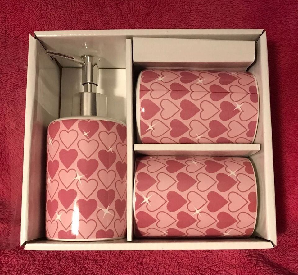 Valentines Day Hearts Ceramic Bathroom Sink Set Soap/Lotion Dispenser Cup Toothbrush Holder NEW!