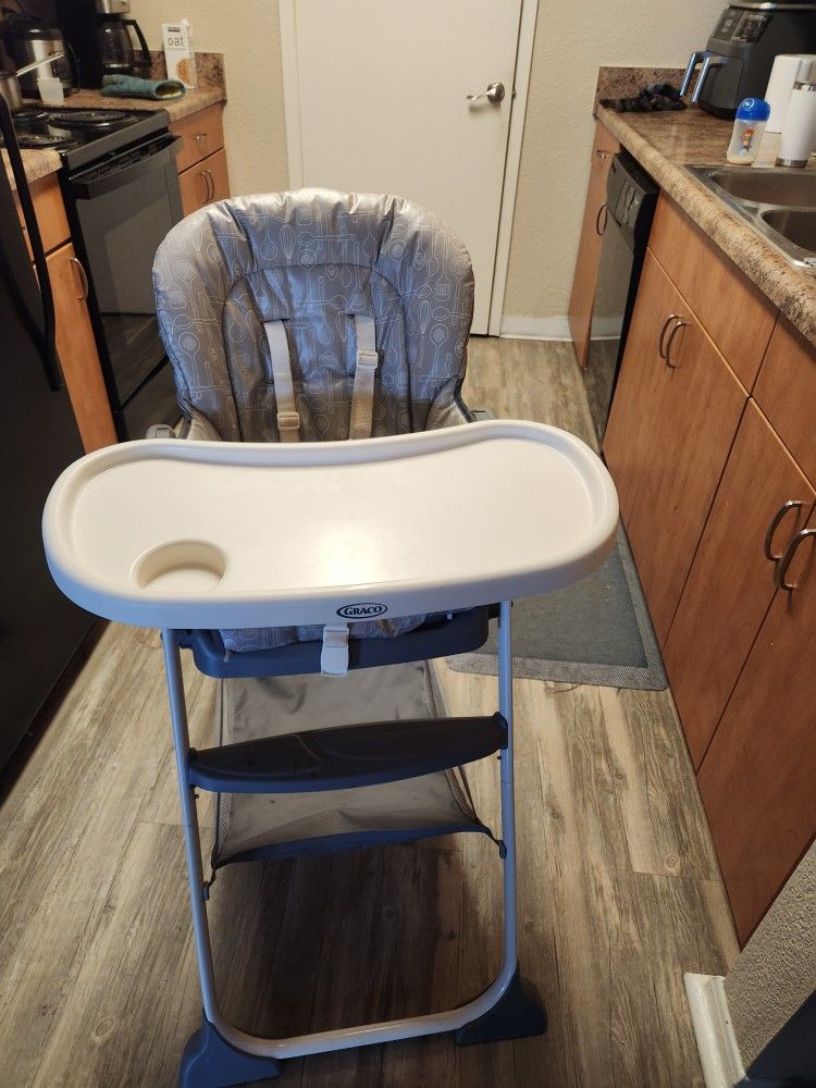 Graco Slim Snacker High Chair