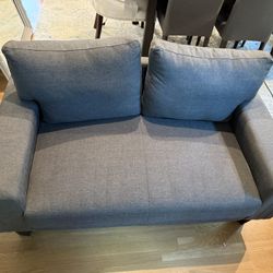 Loveseat Excellent Condition Blue/grey/denim Color