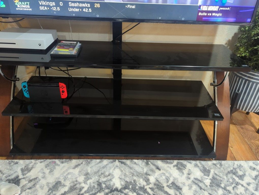 TV STAND HOLDER
