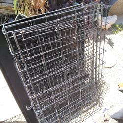 Med. Size Folding Metal Dog Crate with Removable Tray