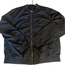 H&M BOMBER JACKET (L)