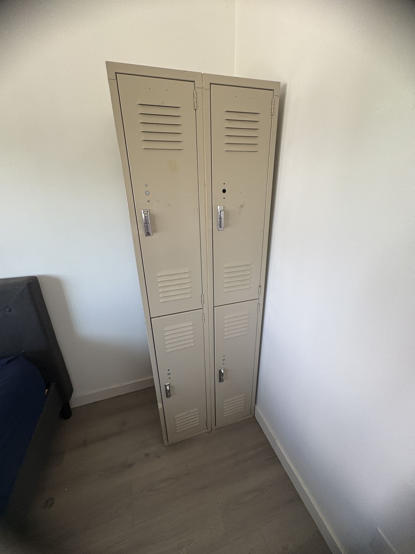 Beige Metal Locker Cabinet - 4 Compartments