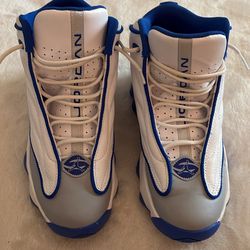 Air Jordan 13 retro French blue (size 7y) price negotiable