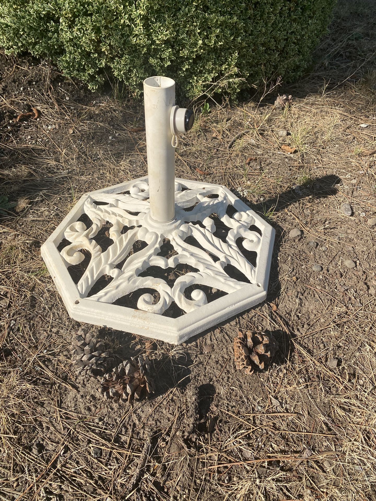 18” Cast iron Ornate Umbrella Base