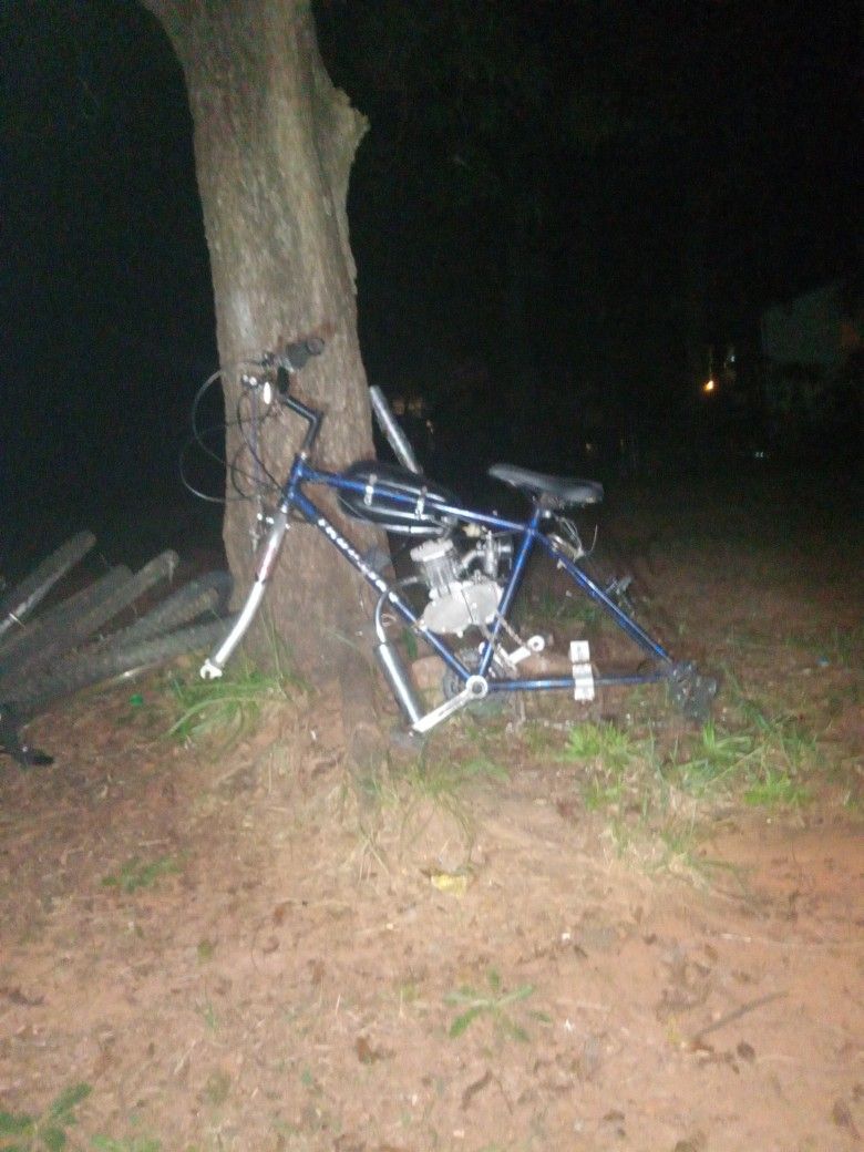Thruster Rockmaster Gas-powered Bike