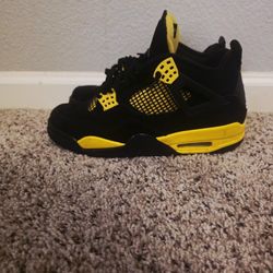 Jordan's 4s Thunder 