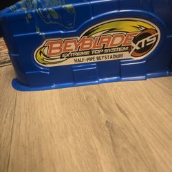 BEYBLADE EXTREME TOP SYSTEM HALF-PIPE BATTLE SET