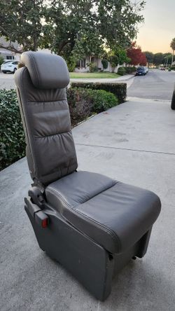 Middle Seat. Honda Odyssey