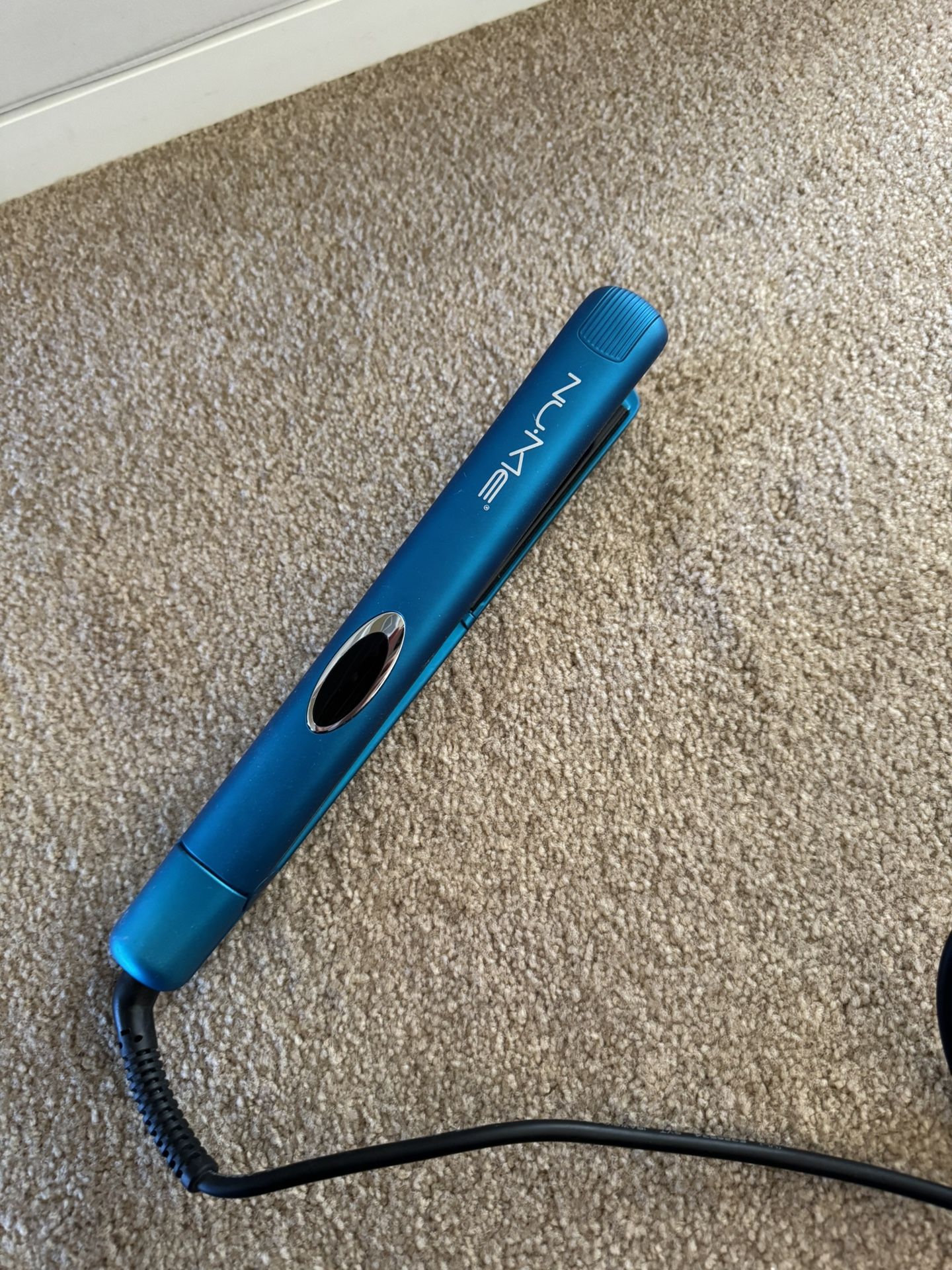 Nume Hair Straightener