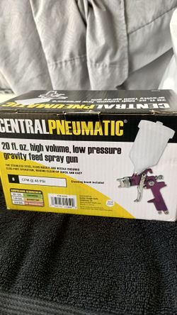 Gravity feed spray gun 20 fl.oz