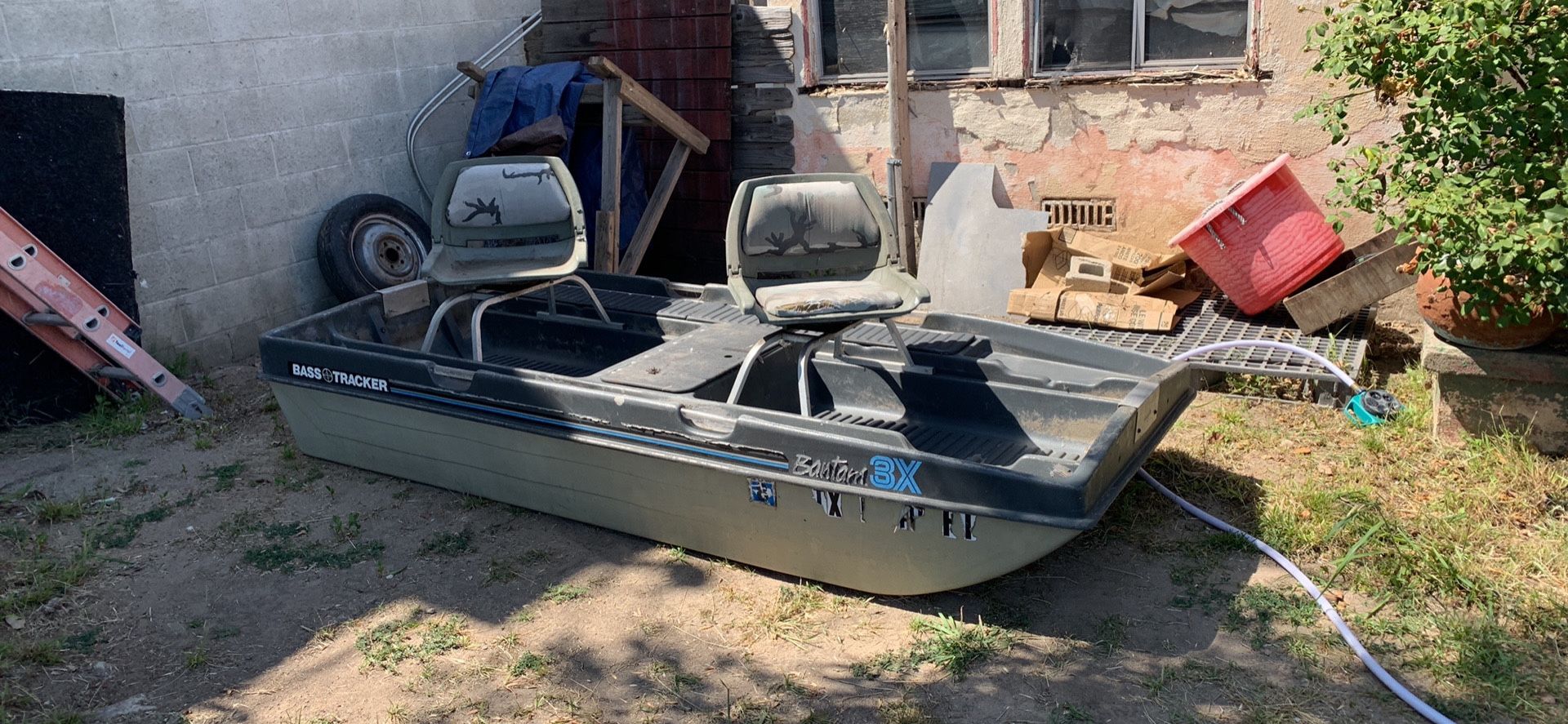 Bass Tracker ( Bantam 3X ) Fishing Boat