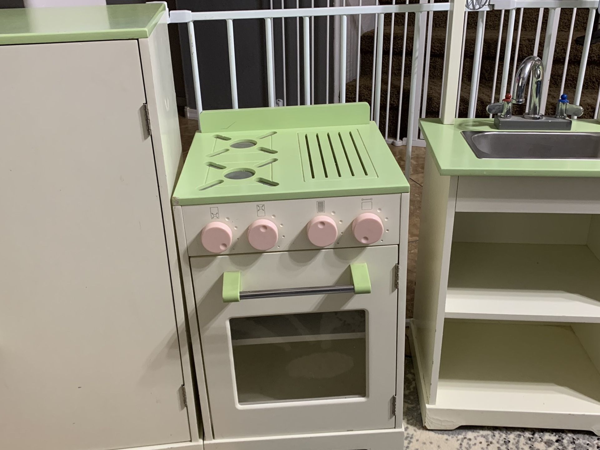 Pottery barn Kitchen Set