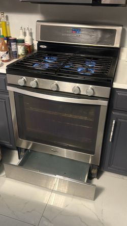 FOR SALE – WHIRLPOOL STAINLESS STEEL GAS STOVE – $350 OBO 🔥