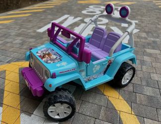 Power Wheels Disney Frozen Jeep Wrangler – Limited Edition (Discontinued) – $200 OBO