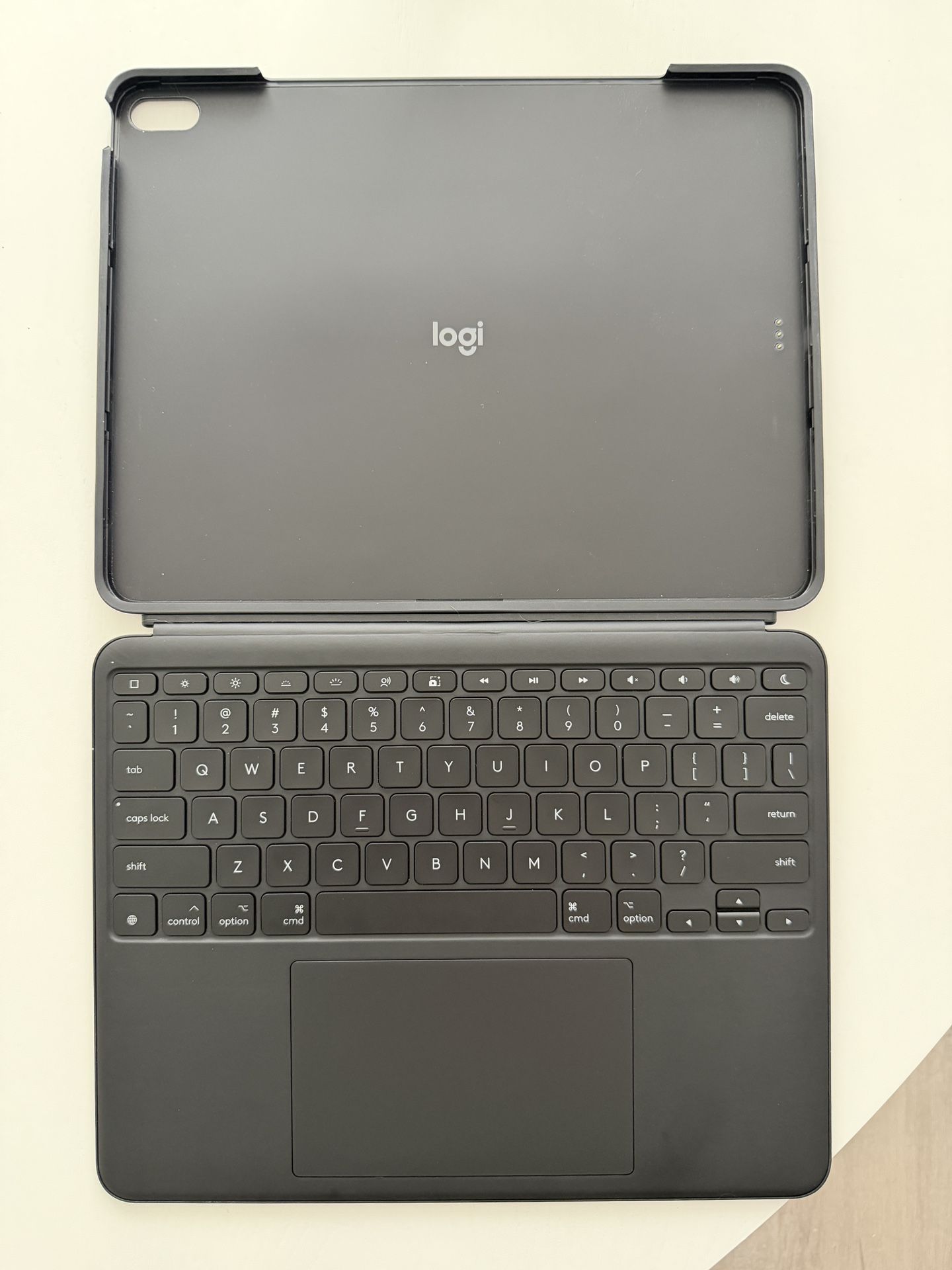 NEW Logitech - Combo Touch for iPad Air 13-inch M2, M3 (5th gen) Keyboard