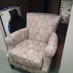Beautiful Morden Accent Chair 