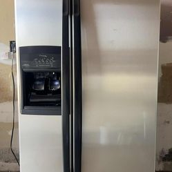 Whirlpool Refrigerator