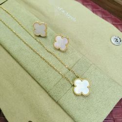 White Natural Shell Clover Set, Necklace Earrings, Gift Case, Christmas