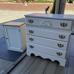 Beautiful Dresser And Nightstand.