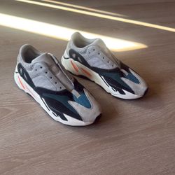 Size 11 1/2 Adidas Yeezy Boost 700 Low Wave Runner