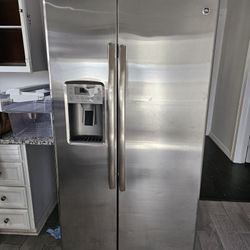 GE Side By Side Refrigerator 