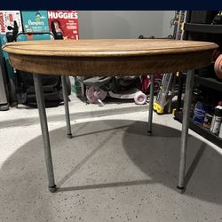 Wooden Farmhouse Round Table