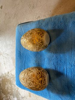 Used 2 egg shaped candles as decorative piece. Never lit